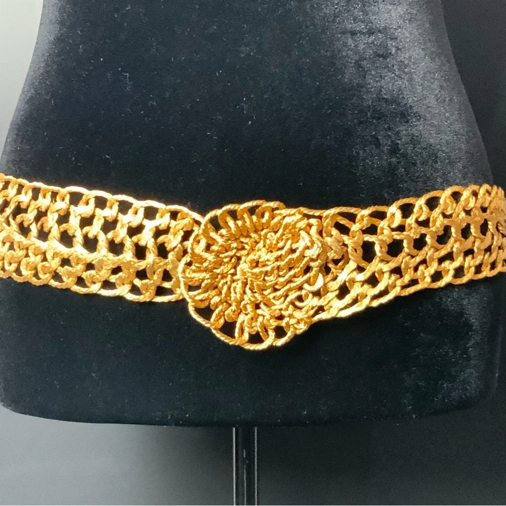 Vintage Gold Braided Wire Belt with Ornate Floral Buckle